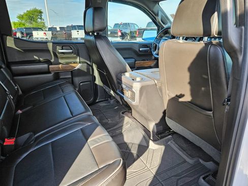 Used 2019 Chevrolet Silverado 1500 High Country w/ Technology Package AWD/4WD image 29