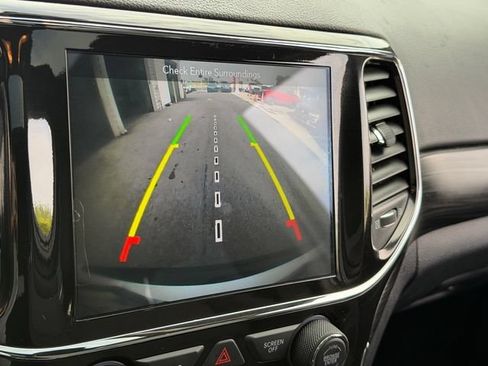 Used 2019 Jeep Grand Cherokee Laredo RWD image 22
