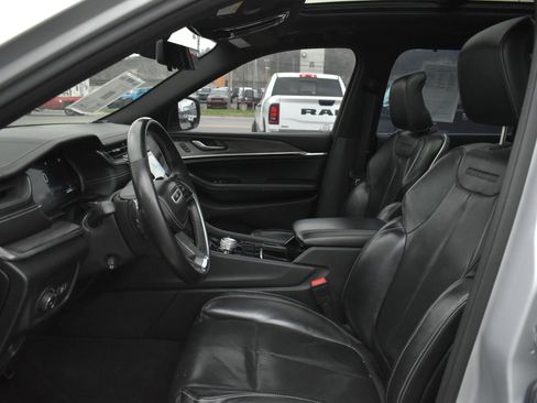 Used 2021 Jeep Grand Cherokee L Overland w/ Luxury Tech Group IV image 16