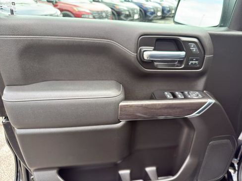 Used 2022 Chevrolet Silverado 1500 LTZ AWD/4WD image 14