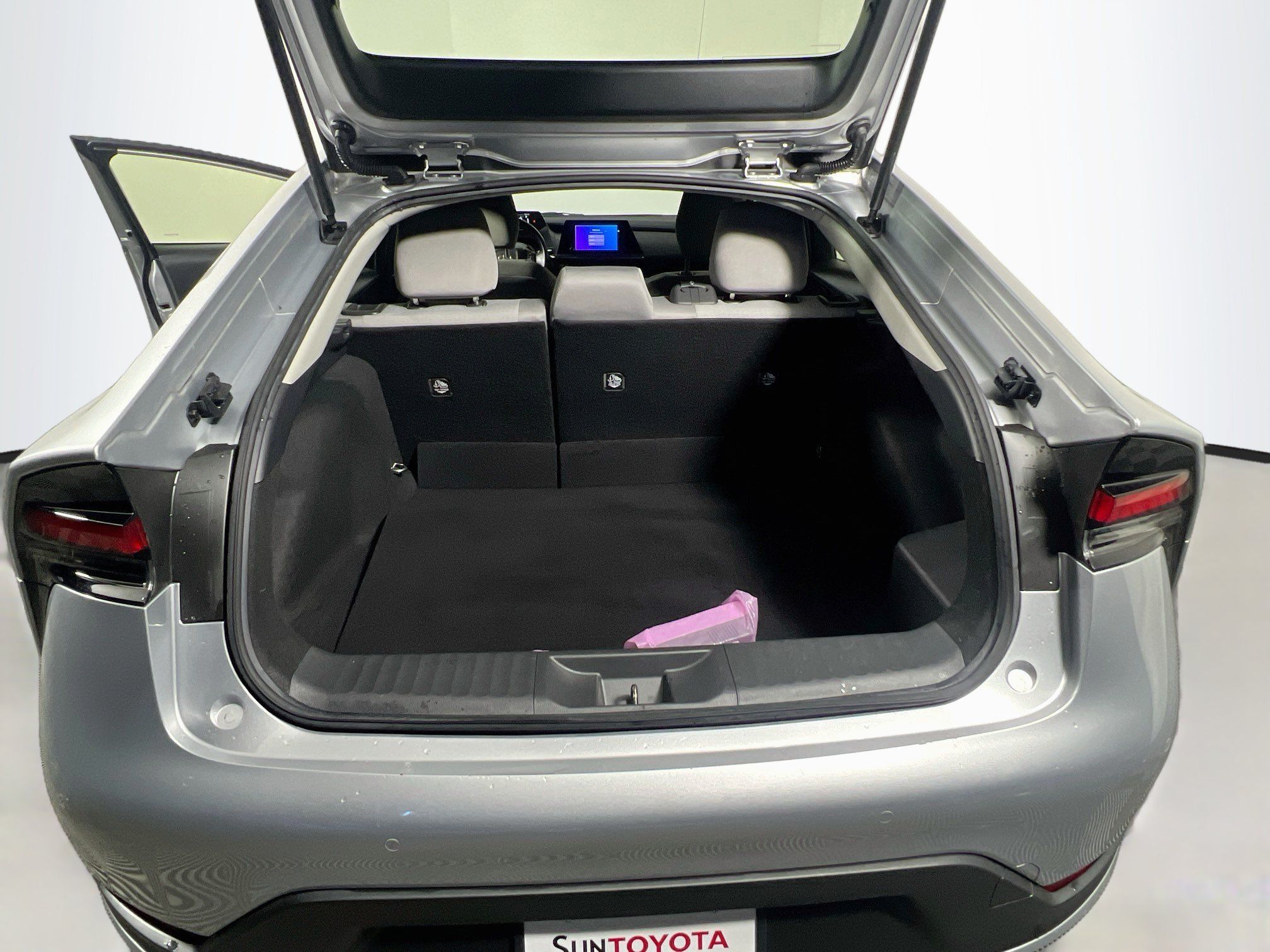 Used 2024 Toyota Prius LE FWD image 34