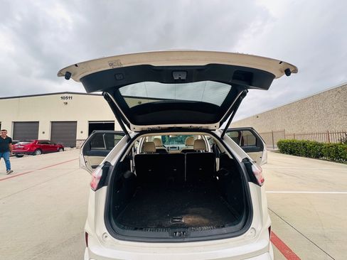 Used 2019 Ford Edge Titanium w/ Equipment Group 301A FWD image 17