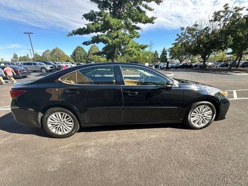 Used 2017 Lexus ES 350 w/ Luxury Package FWD image 3