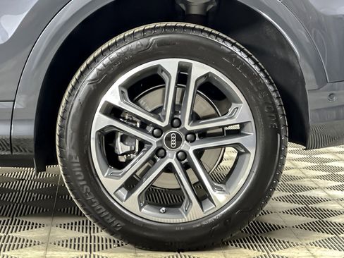 Used 2025 Audi Q5 Premium w/ Convenience Package image 25