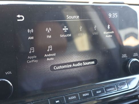 Used 2022 Nissan Pathfinder Platinum w/ Cargo Package FWD image 10