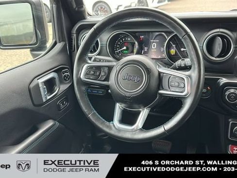 Used 2022 Jeep Wrangler Unlimited Rubicon 4xe AWD/4WD image 25