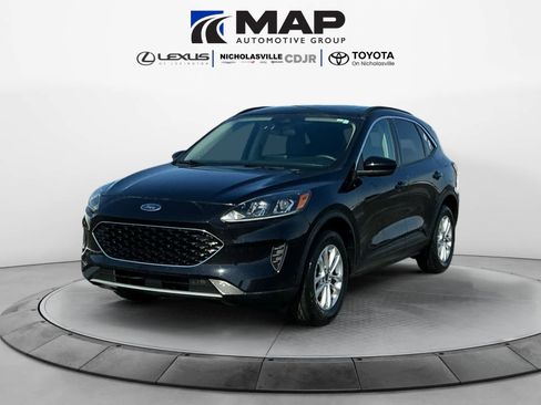 Used 2020 Ford Escape SE image 1