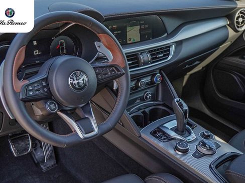 New 2025 Alfa Romeo Stelvio Sprint AWD/4WD image 9