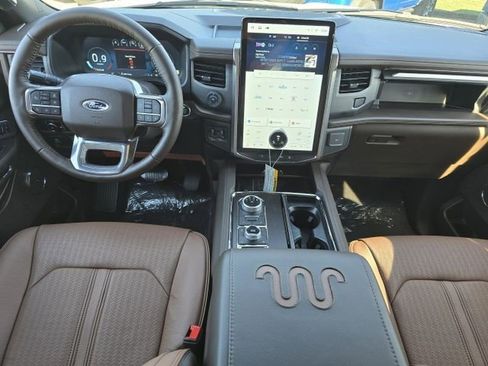 Used 2024 Ford Expedition King Ranch image 5