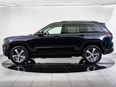 Used 2022 Jeep Grand Cherokee Limited 4xe image 12