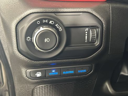 Used 2023 Jeep Wrangler Unlimited Rubicon 4xe AWD/4WD image 23
