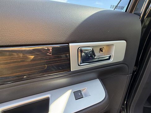 Used 2010 Lincoln MKX 2WD image 26