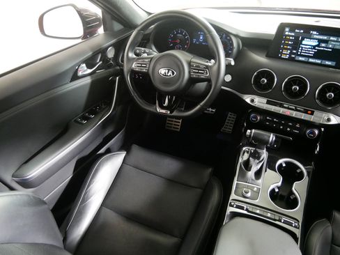 Used 2020 Kia Stinger GT-Line w/ Sun & Sound Package image 9