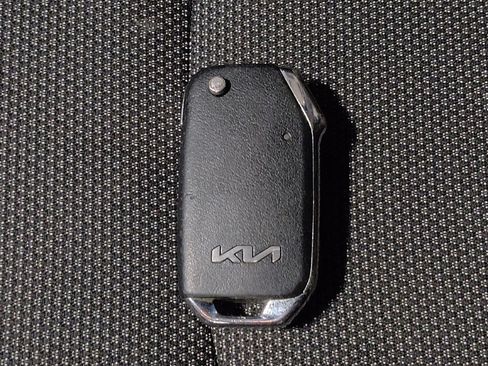 Used 2022 Kia Forte LXS FWD image 32