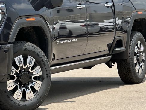 New 2025 GMC Sierra 2500 Denali w/ Denali Reserve Package image 9