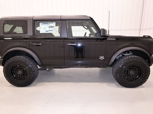 New 2026 Ford Bronco 4-Door AWD/4WD image 2