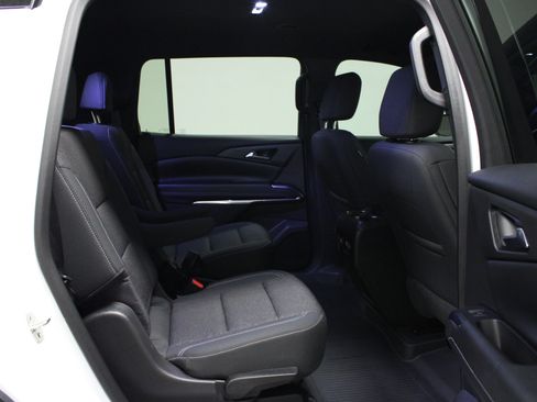 Used 2025 Chevrolet Traverse LT w/ Midnight/Sport Edition FWD image 16