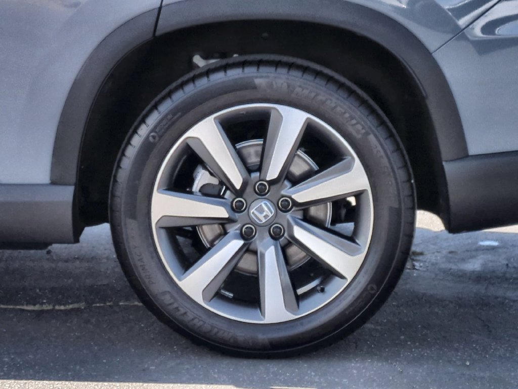 Used 2025 Honda Pilot Touring image 38