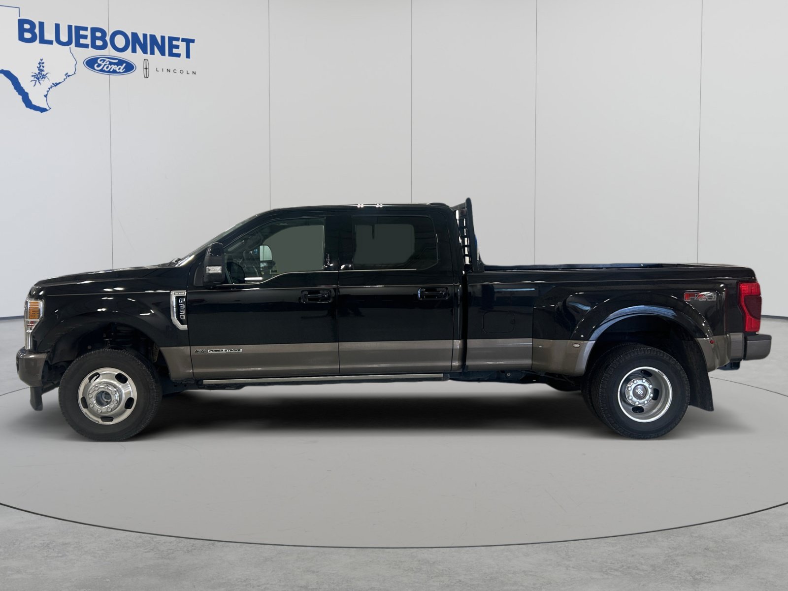 Used 2021 Ford F350 King Ranch w/ King Ranch Ultimate Package AWD/4WD image 8