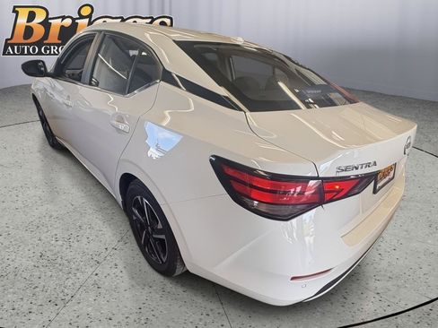 Used 2024 Nissan Sentra SV FWD image 3