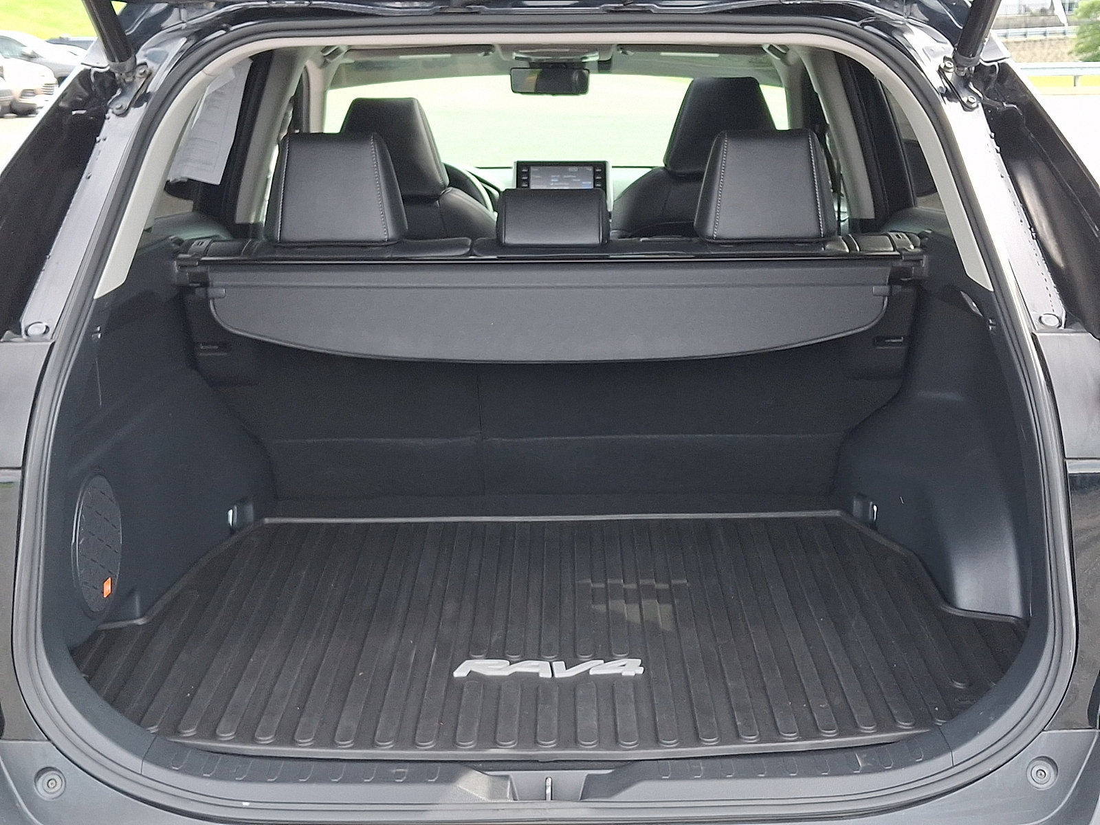 Used 2019 Toyota RAV4 Limited w/ Advanced Technology Package AWD/4WD image 30