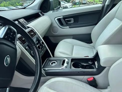 Used 2016 Land Rover Discovery Sport SE AWD/4WD image 13