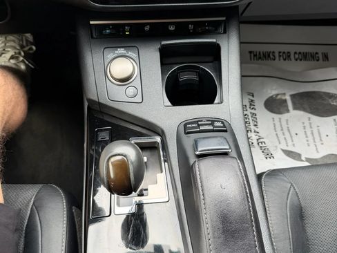 Used 2013 Lexus ES 350 w/ Luxury Pkg FWD image 25