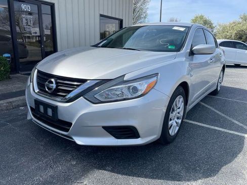 Used 2017 Nissan Altima 2.5 S w/ Power Driver Seat Package image 2