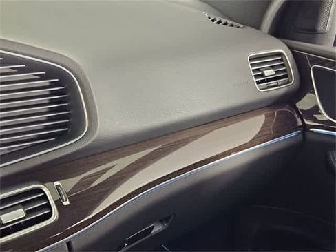 Used 2025 Mercedes-Benz GLE 350 4MATIC image 38