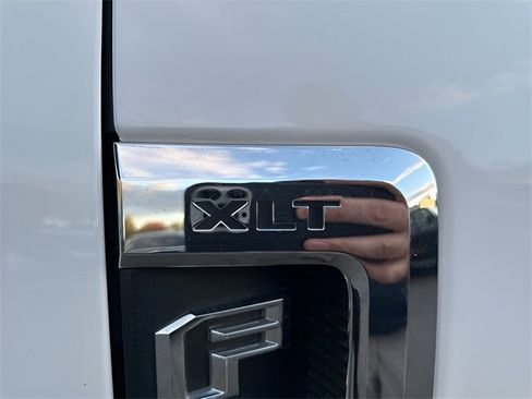 Used 2021 Ford F250 XLT image 8