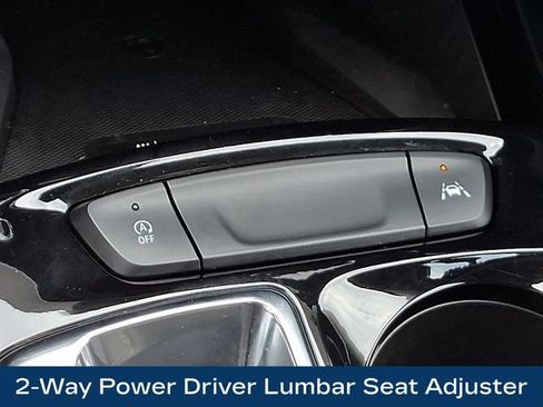 Used 2025 Chevrolet Trax ACTIV w/ Sunroof Package FWD image 18