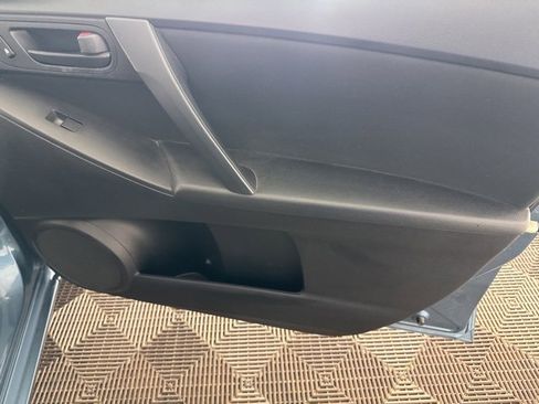 Used 2011 MAZDA MAZDA3 i Sport image 26