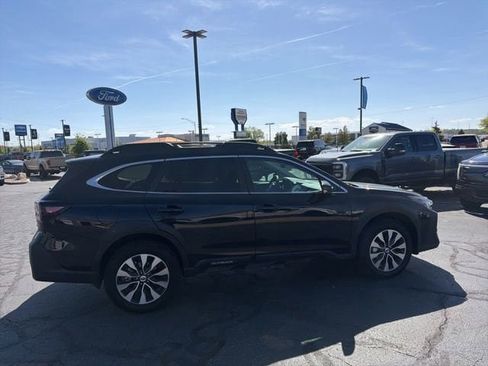 Used 2025 Subaru Outback Limited AWD/4WD image 4