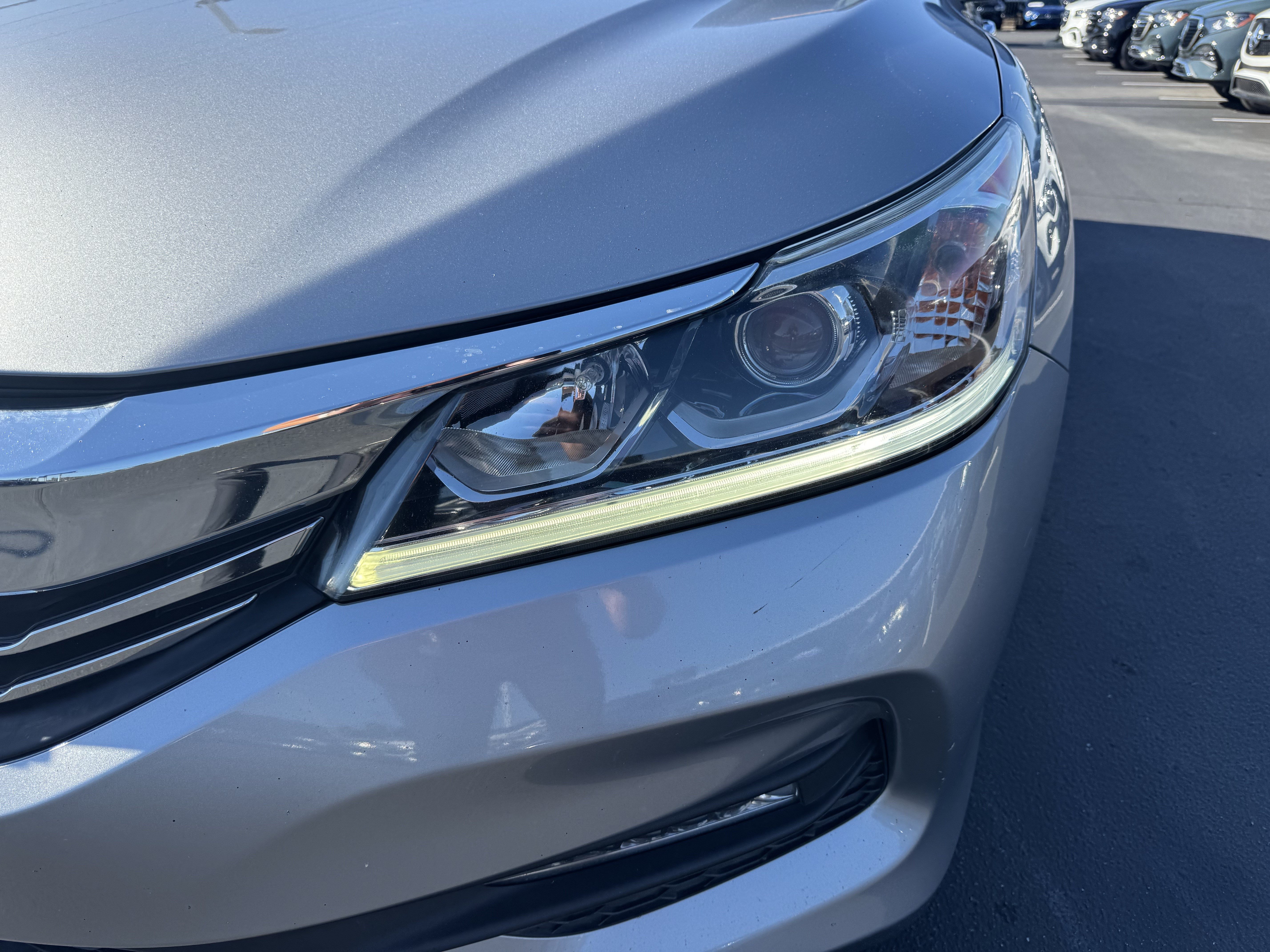 Used 2017 Honda Accord EX-L image 5