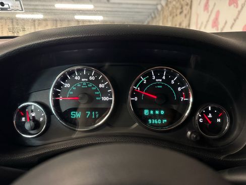 Used 2017 Jeep Wrangler Unlimited Sport AWD/4WD image 25