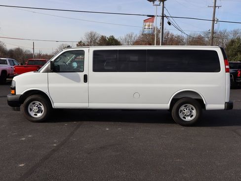 Used 2025 Chevrolet Express 3500 LS image 23