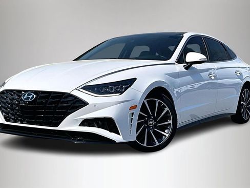 Used 2022 Hyundai Sonata Limited w/ Cargo Package image 2