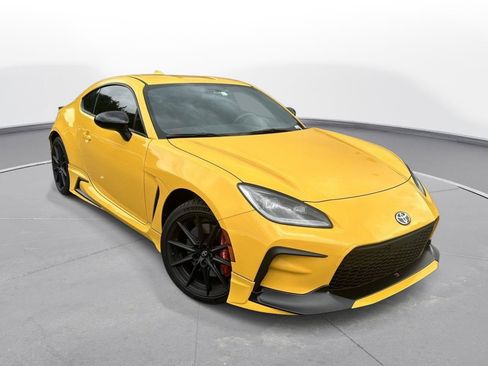 Certified 2026 Toyota GR86 YUZU Limited w/ GR Aero Kit RWD image 4