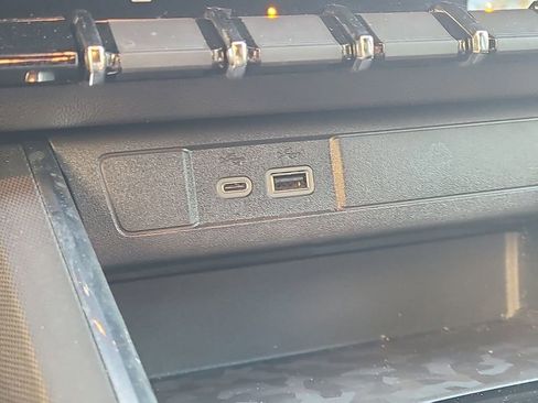 Used 2024 GMC Canyon Elevation w/ Convenience Package image 29