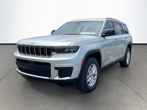 New 2026 Jeep Grand Cherokee L Laredo w/ Trailer Tow Package AWD/4WD image 3