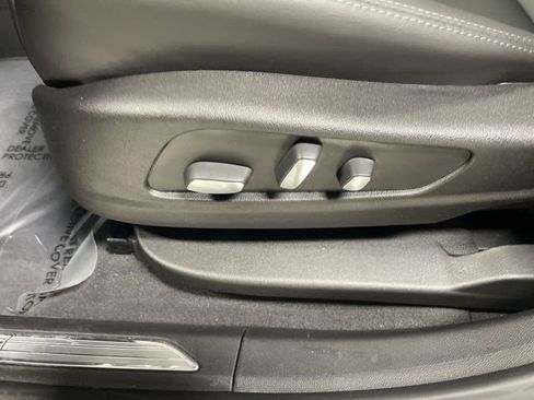 Used 2021 Cadillac XT5 Premium Luxury image 12