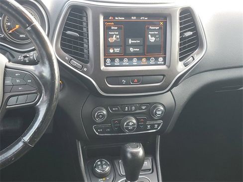 Used 2021 Jeep Cherokee Trailhawk w/ Comfort & Convenience Group image 15