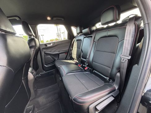 Used 2025 Ford Escape ST-Line Select AWD/4WD image 18