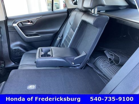 Used 2020 Toyota RAV4 Limited AWD/4WD image 29