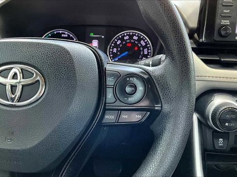 Used 2021 Toyota RAV4 XLE image 24