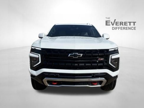 New 2026 Chevrolet Suburban Z71 image 2