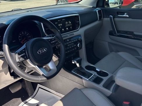Used 2020 Kia Sportage EX AWD/4WD image 9