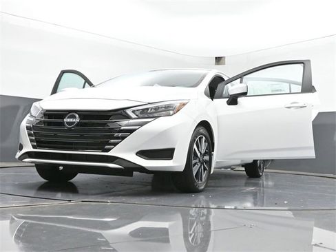 New 2025 Nissan Versa SV w/ Trunk Package image 49