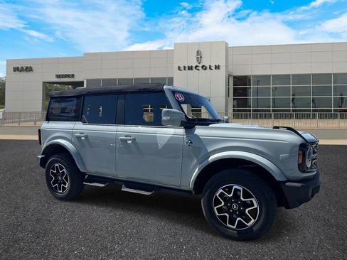 Used 2023 Ford Bronco 4-Door AWD/4WD image 1