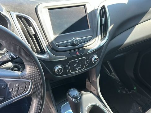 Used 2020 Chevrolet Equinox LT FWD image 7